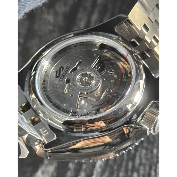 Seiko SSK003K1 GMT Diver – Blue Dial, 4R34 Auto, Black/Blue Bezel, NOS Unworn - Picture 8 of 8